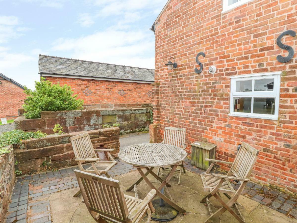 The Shippon Villa Tarporley Exterior photo