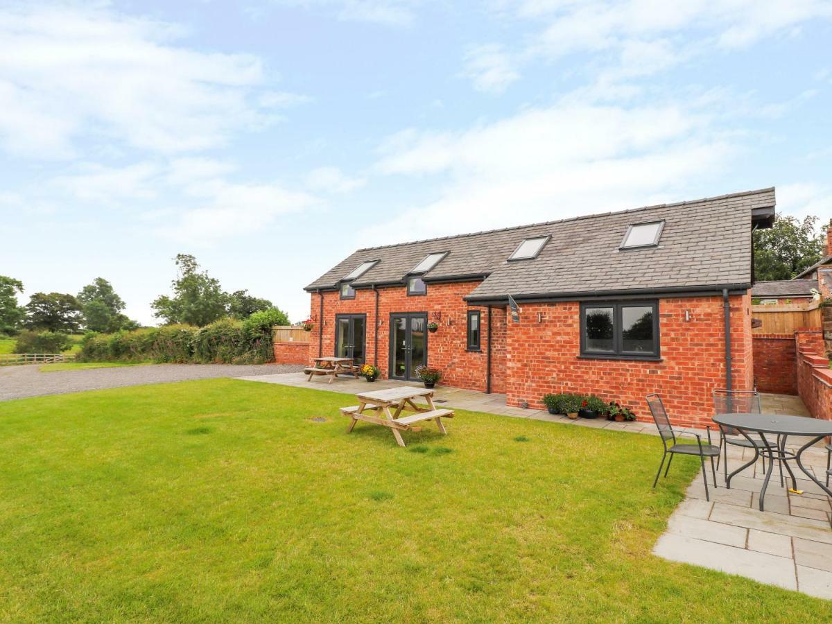 The Shippon Villa Tarporley Exterior photo